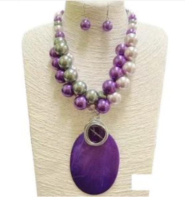 LAVENDER PEARLS AND SHELLS NECKLACE - SOLO OUT