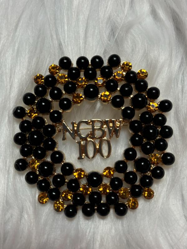 NCBW100 Black Pearls Wreath Pin