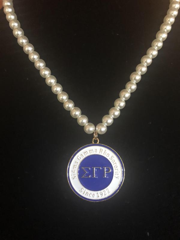 SGRho Medallion Pearl Necklac