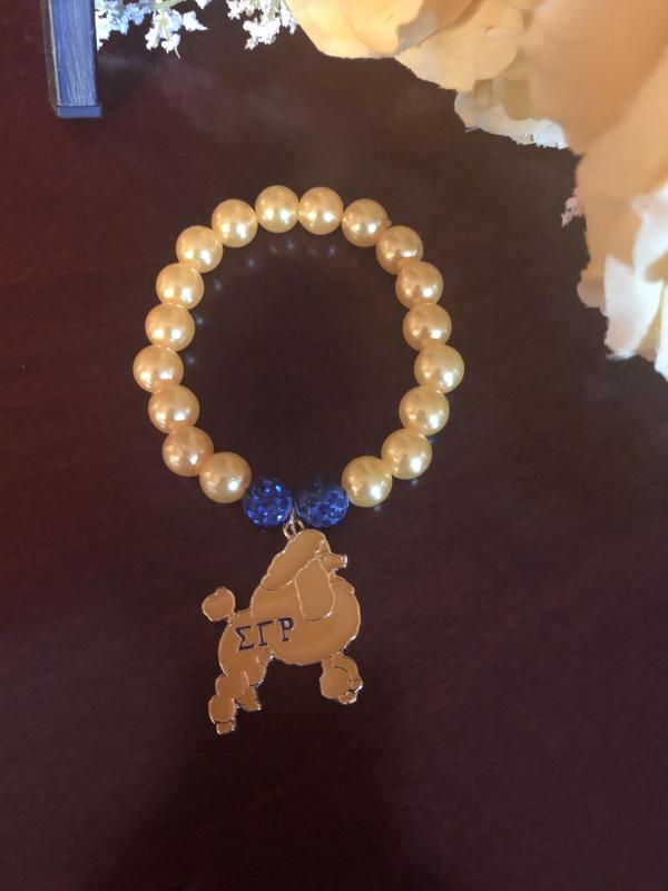 SGRho Pearl Stretch Bracelet with Poodle Charm