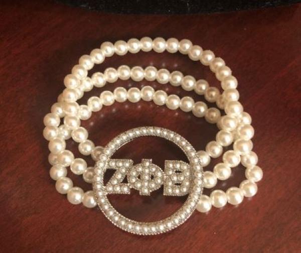 Zeta Three Strand Pearl Stretch Bracelet